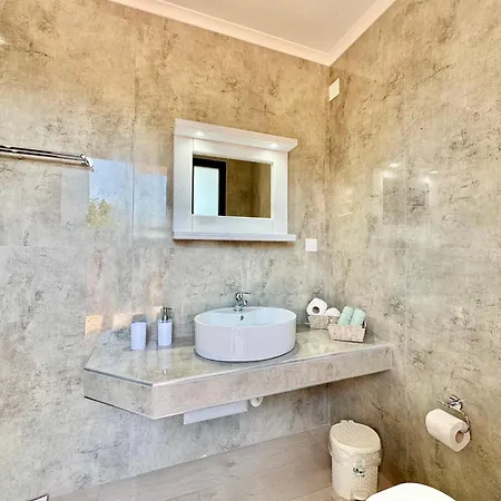 Plastiras With Private Pool 빌라 Sidárion